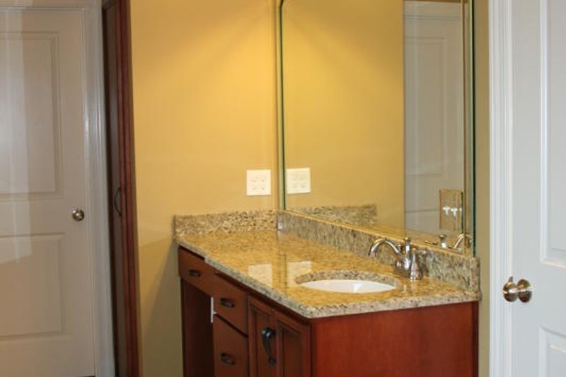 Home Plan - Interior - Master Bathroom for European House Plan #21-223 - 3 bed, 2.5 bath