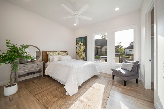 Interior - Bedroom 1 for Traditional House Plan #1098-8 - 4 bed, 4.5 bath