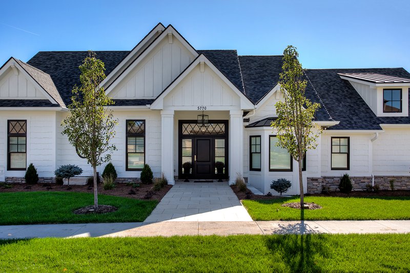 Architectural House Design - Exterior - Front Elevation 4 for Ranch House Plan #70-1467 - 3 bed, 2 bath