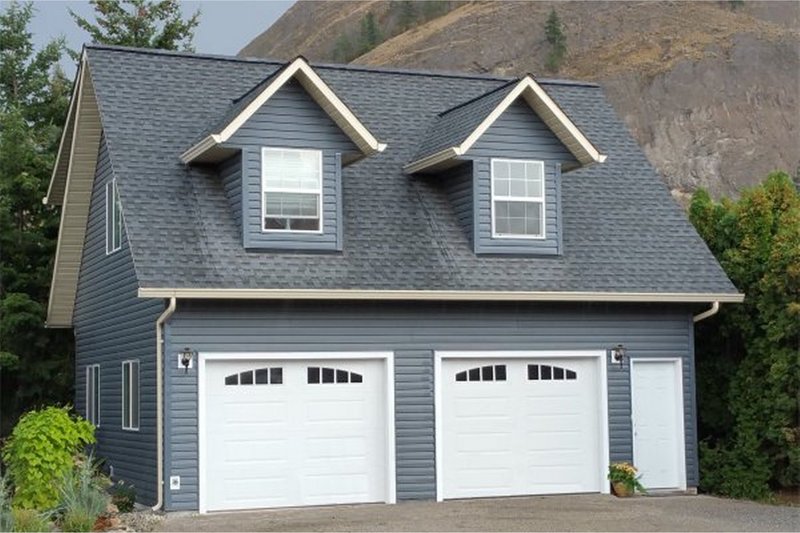 Architectural House Design - Traditional Exterior - Front Elevation Plan #126-174
