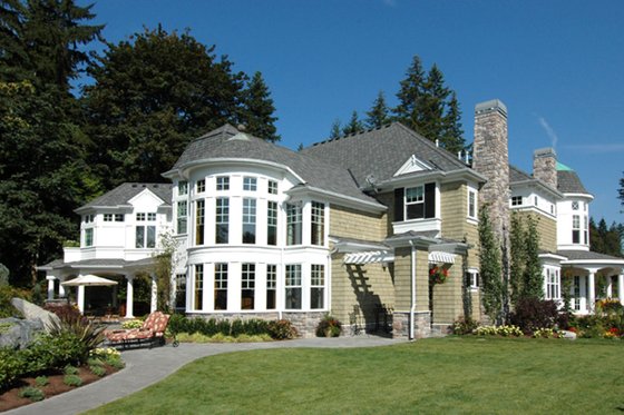 Photo 10 for Traditional House Plan #132-216 - 4 bed, 6 bath