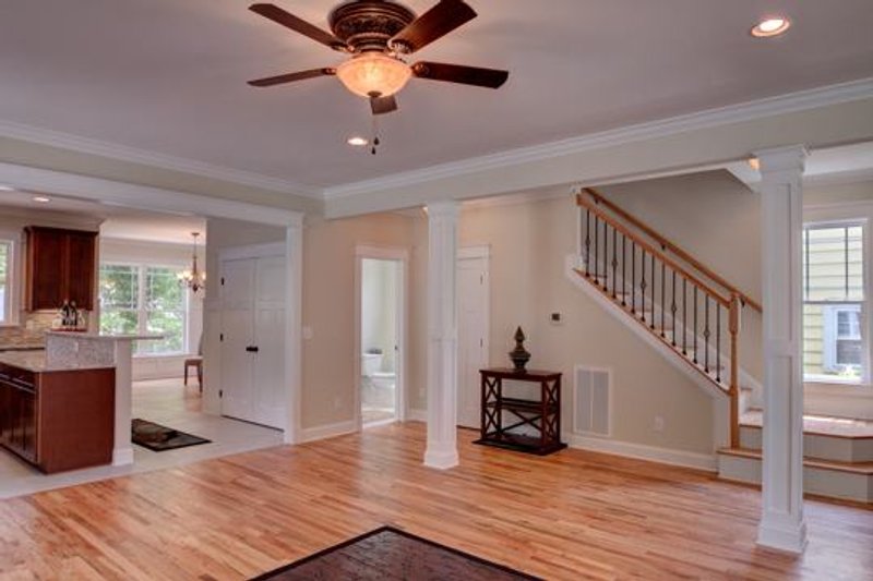House Plan Design - Interior - Family Room for Craftsman House Plan #79-348 - 3 bed, 2.5 bath