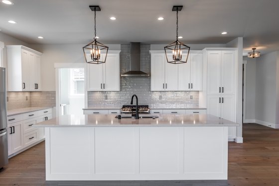 Photo 12 for Craftsman House Plan #1070-64 - 4 bed, 2.5 bath