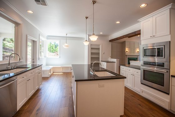 Interior - Kitchen 4 for Ranch House Plan #1070-9 - 4 bed, 2.5 bath