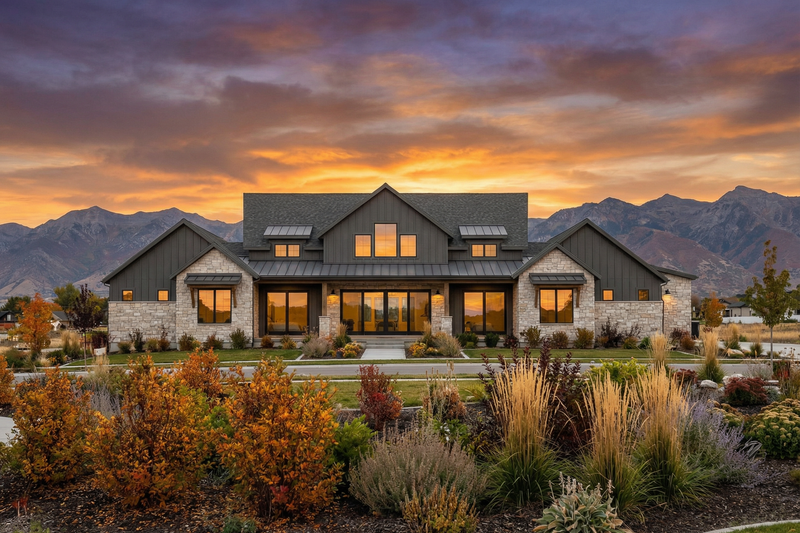 Farmhouse Style House Plan - 4 Beds 4.5 Baths 3652 Sq/Ft Plan #1096-31 Exterior