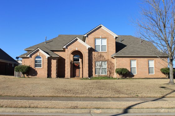 2700 square foot traditional home