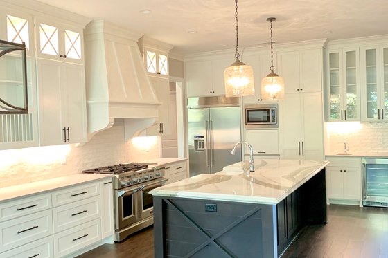 Interior - Kitchen 3 for Craftsman House Plan #437-104 - 4 bed, 4 bath