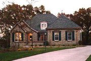 Traditional Style House Plan - 3 Beds 2.5 Baths 2396 Sq/Ft Plan #70-382 