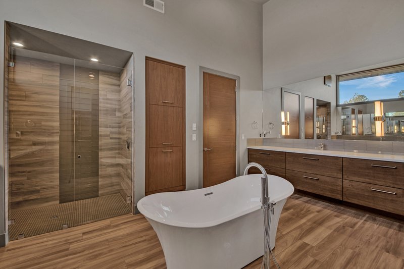 House Blueprint - Interior - Master Bathroom 1 for Modern House Plan #892-36 - 4 bed, 3.5 bath
