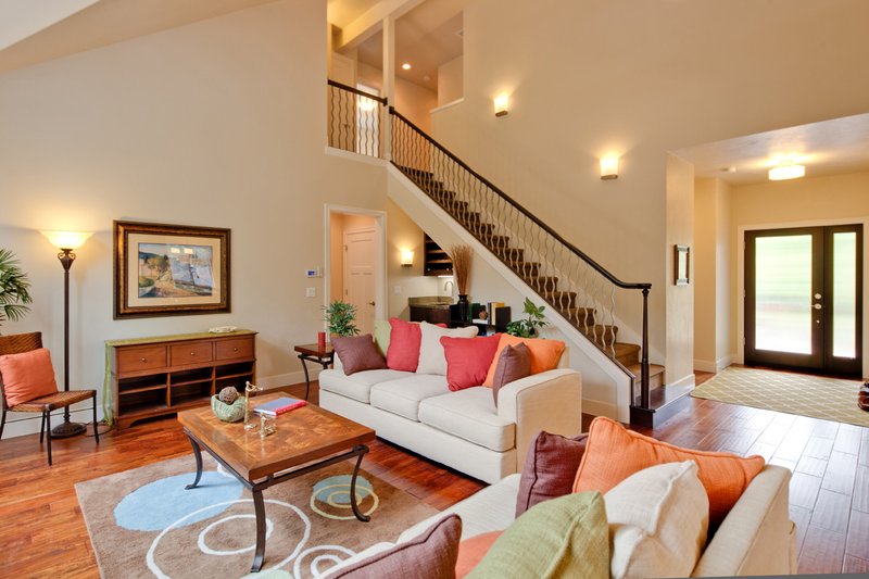 Dream House Plan - Interior - Family Room 1 for Traditional House Plan #124-921 - 3 bed, 2.5 bath