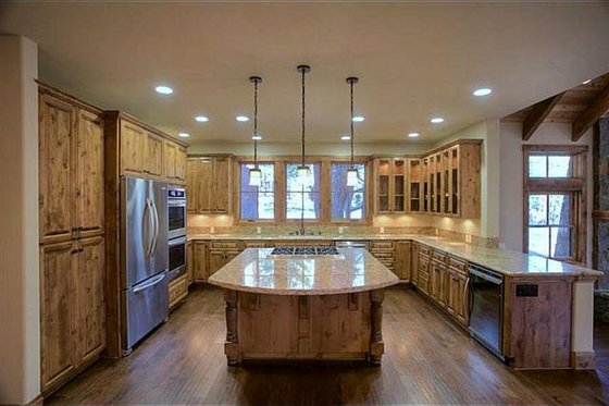 Interior - Kitchen 1 for Craftsman House Plan #899-1 - 4 bed, 2.5 bath