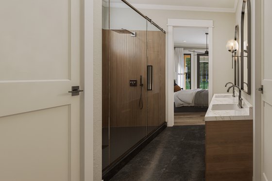 Interior - Master Bathroom for Barndominium House Plan #430-340 - 4 bed, 3 bath