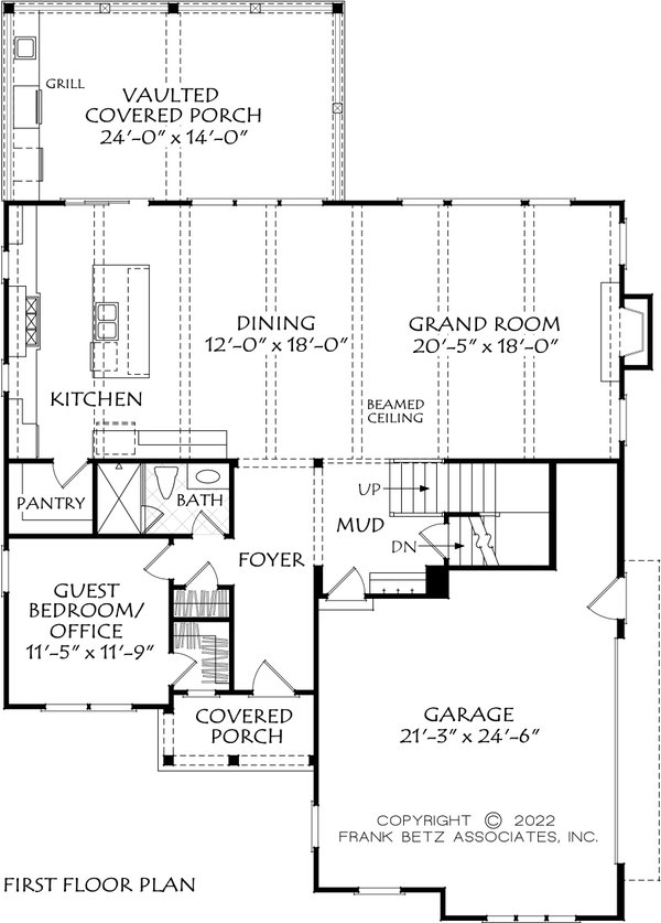 Traditional Floor Plan - Main Floor Plan #927-1035