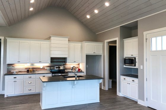 Interior - Kitchen 1 for Cottage House Plan #406-9657 - 3 bed, 2 bath