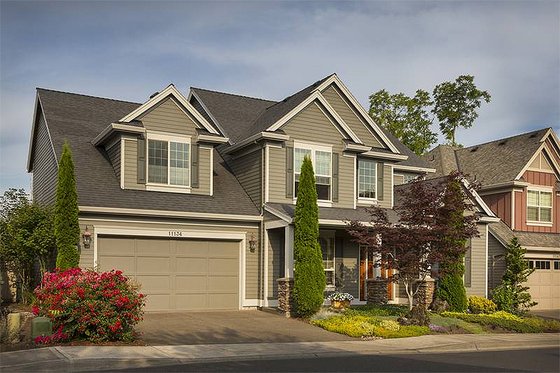Front View - 2600 square foot Traditional home