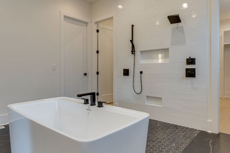 Dream House Plan - Interior - Master Bathroom for Contemporary House Plan #1085-6 - 5 bed, 4.5 bath