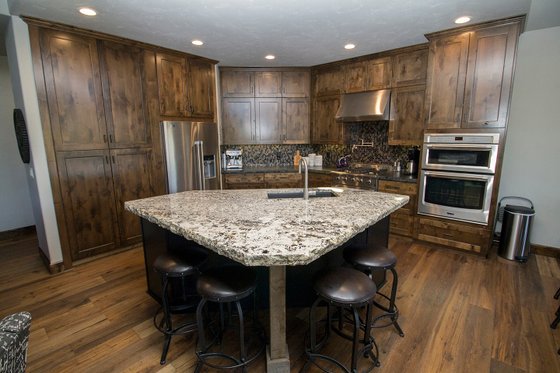 Interior - Kitchen for Craftsman House Plan #892-13 - 3 bed, 3.5 bath