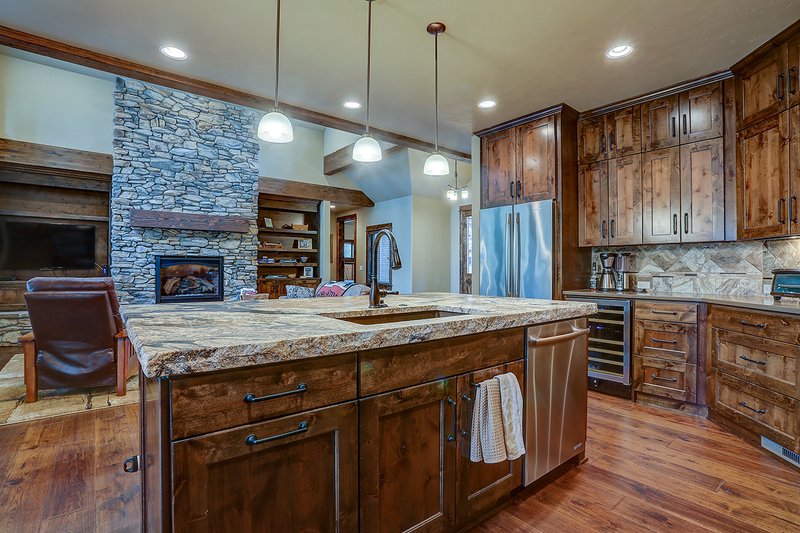 Dream House Plan - Interior - Kitchen 4 for Craftsman House Plan #892-29 - 3 bed, 3.5 bath