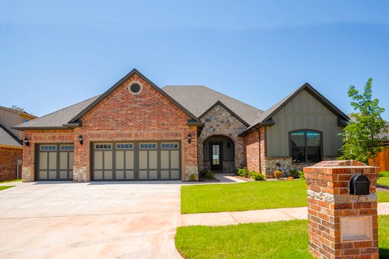 Exterior - Front Elevation for Traditional House Plan #65-521 - 3 bed, 2.5 bath