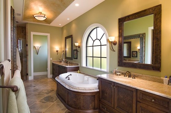 Interior - Master Bathroom for Mediterranean House Plan #548-2 - 4 bed, 4.5 bath