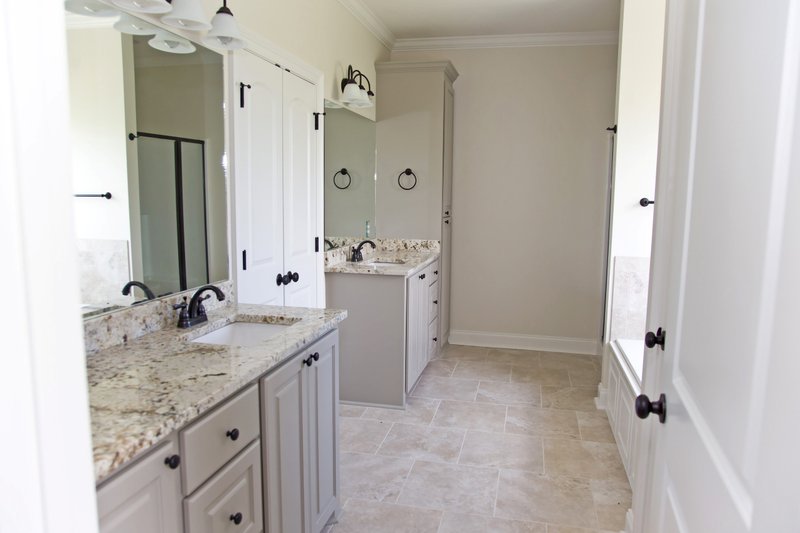 Architectural House Design - Interior - Master Bathroom for Southern House Plan #430-183 - 4 bed, 2 bath