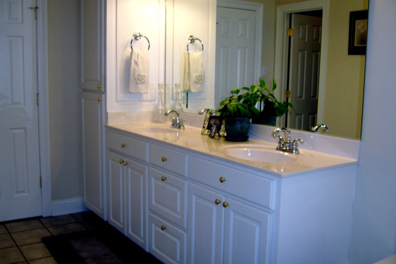 Home Plan - Interior - Master Bathroom 1 for Traditional House Plan #21-139 - 3 bed, 2 bath