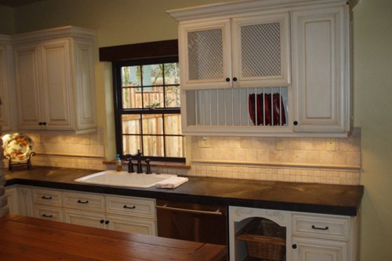 Interior - Kitchen 1 for European House Plan #124-688 - 3 bed, 2.5 bath