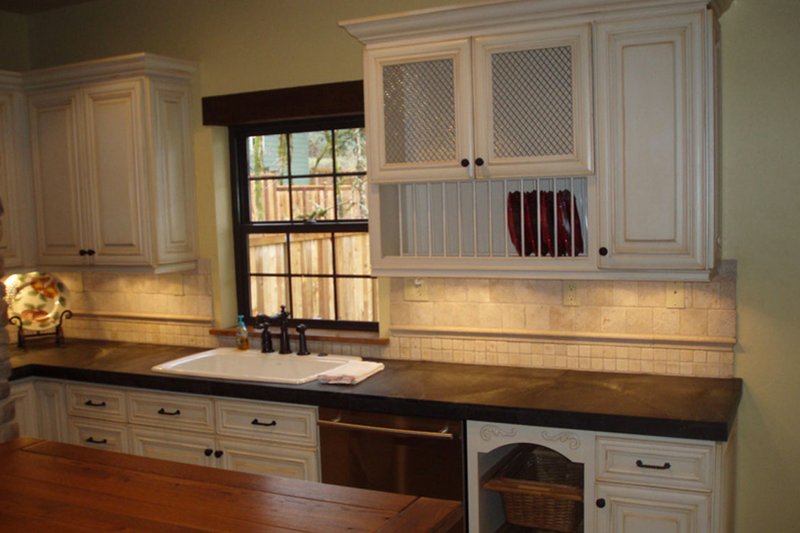 Home Plan - Interior - Kitchen 1 for European House Plan #124-688 - 3 bed, 2.5 bath
