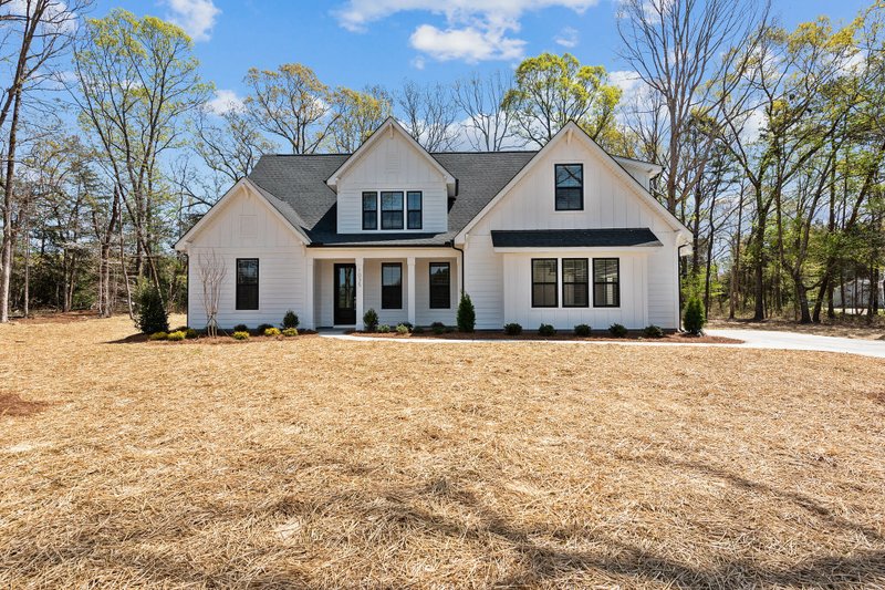 Dream House Plan - Farmhouse Photo Plan #927-1020