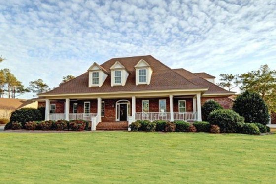 Front View - 3100 square foot Southern home