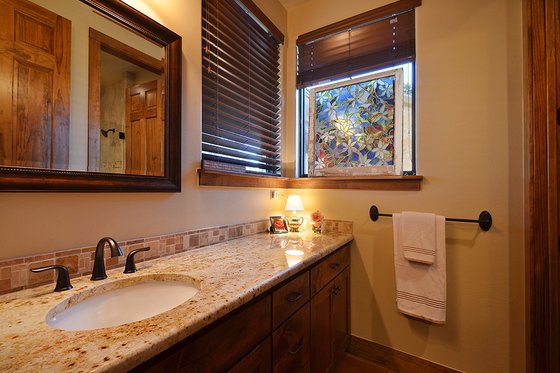 Ranch Interior - Bathroom Plan #140-149