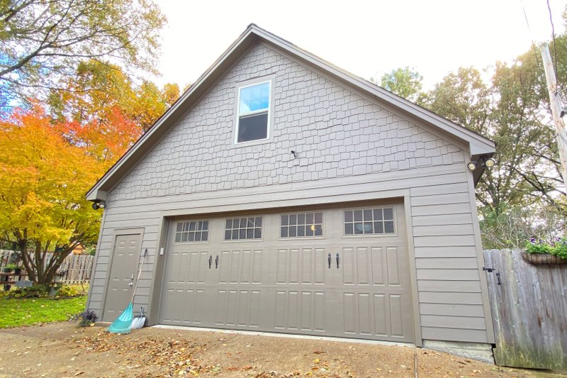 House Blueprint - Craftsman Exterior - Front Elevation Plan #932-1383