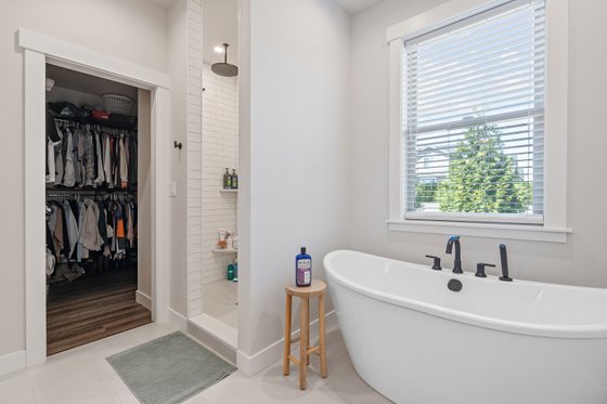 Photo 12 for Craftsman House Plan #1070-131 - 3 bed, 2.5 bath