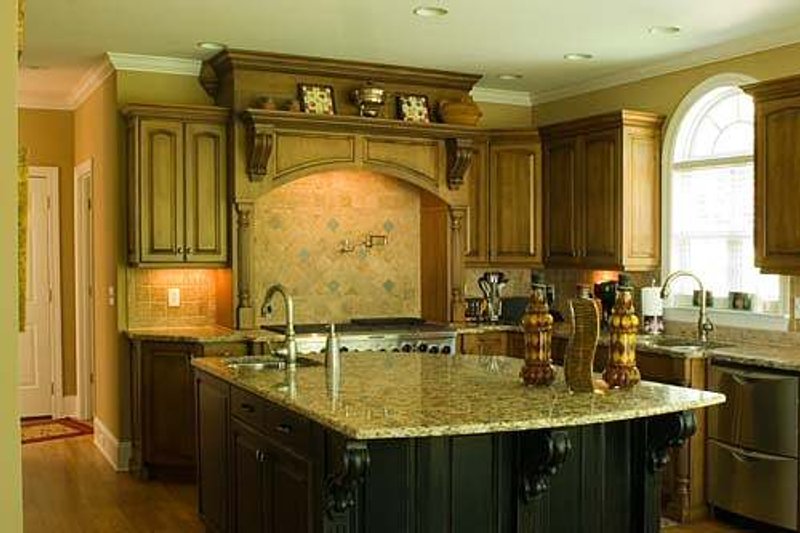 Dream House Plan - Photo 14 for European House Plan #119-129 - 4 bed, 3.5 bath