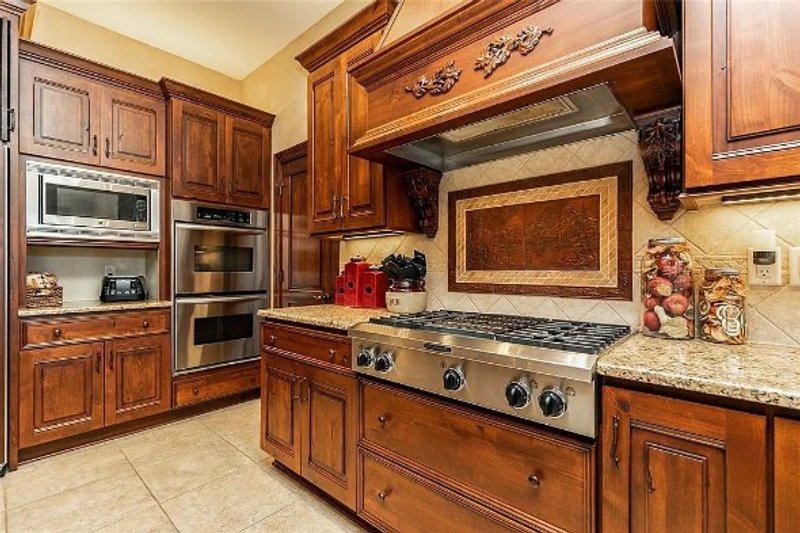 Home Plan - Interior - Kitchen 1 for Cottage House Plan #70-1553 - 5 bed, 4.5 bath