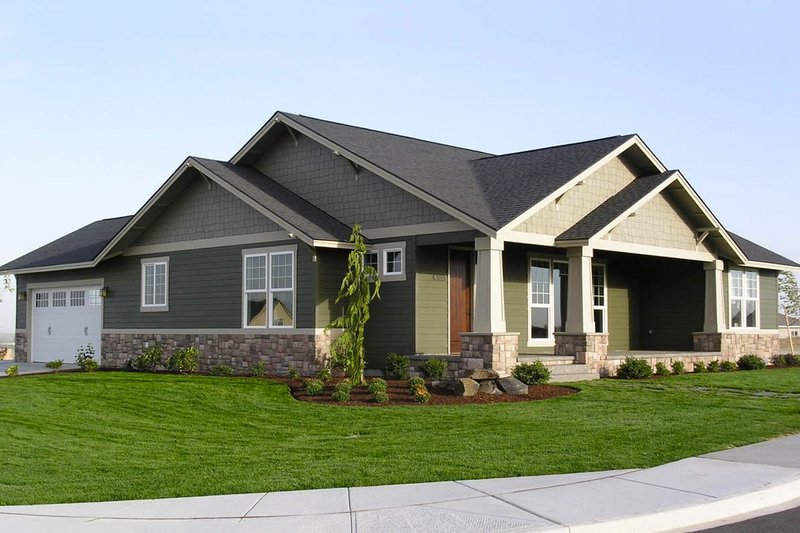 Dream House Plan - Front View - 1900 square foot Craftsman Home