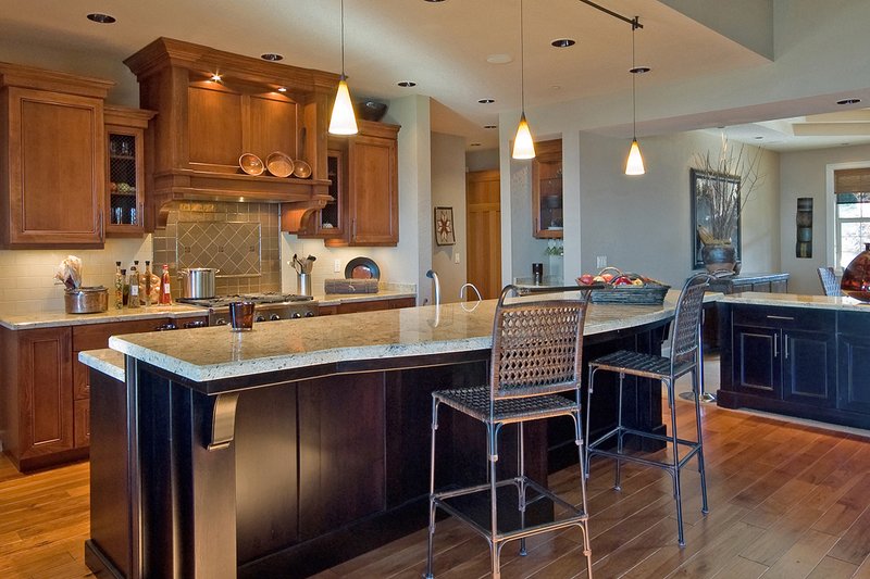 Home Plan - Interior - Kitchen for Craftsman House Plan #124-753 - 3 bed, 3.5 bath