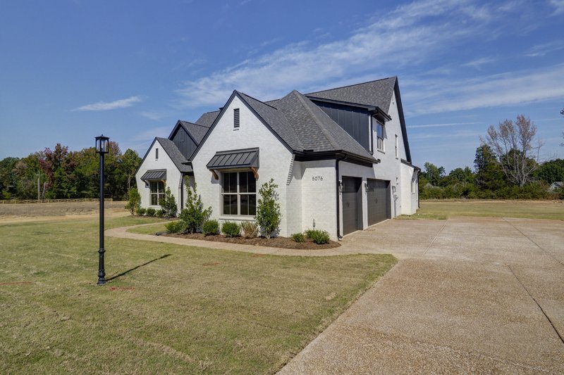 Architectural House Design - Photo 3 for Farmhouse House Plan #927-1028 - 4 bed, 3.5 bath