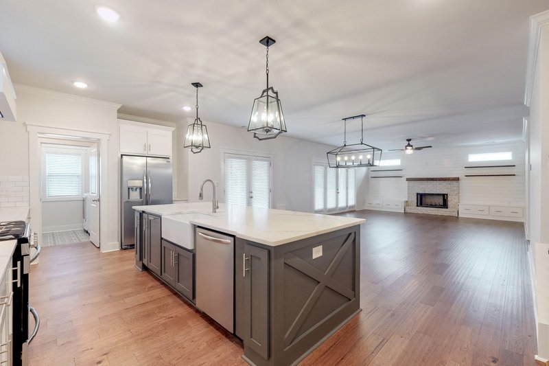 House Design - Photo 5 for Farmhouse House Plan #927-992 - 5 bed, 4 bath