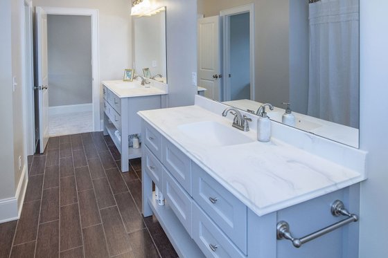 Interior - Bathroom for Craftsman House Plan #929-833 - 3 bed, 2.5 bath