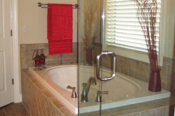 Interior - Master Bathroom for Craftsman House Plan #437-3 - 4 bed, 2.5 bath