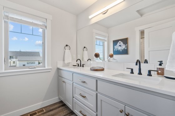 Photo 4 for Craftsman House Plan #1070-131 - 3 bed, 2.5 bath