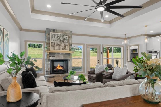 Interior - Family Room for Traditional House Plan #123-123 - 4 bed, 3.5 bath