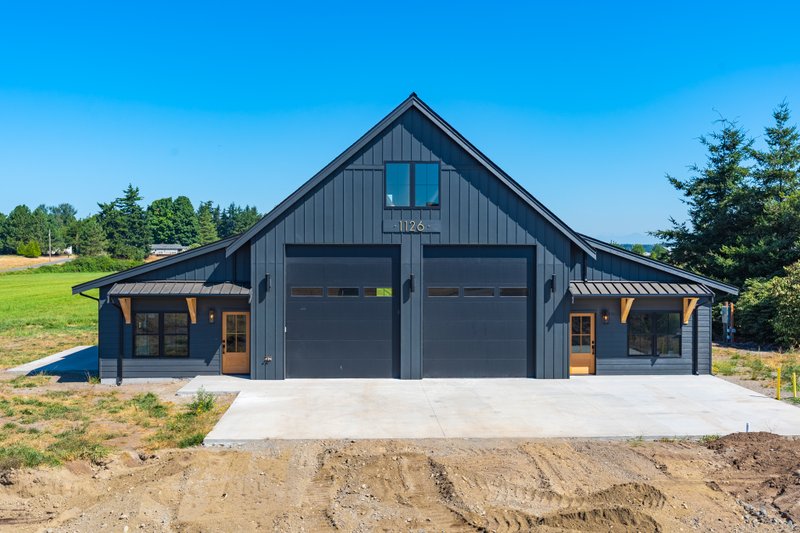 Dream House Plan - Farmhouse Exterior - Front Elevation Plan #1070-121