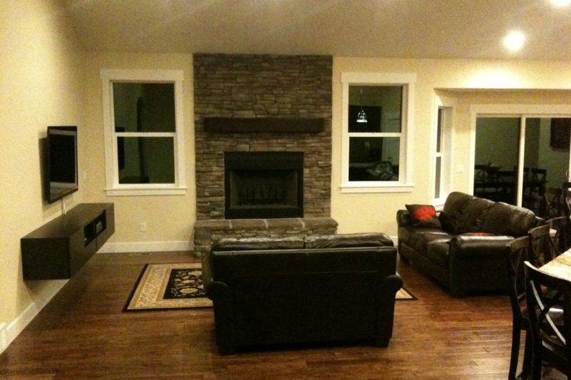 House Plan Design - Interior - Family Room 4 for Traditional House Plan #1060-141 - 3 bed, 2.5 bath