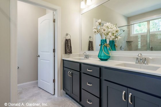 Interior - Master Bathroom for Craftsman House Plan #929-1038 - 3 bed, 2 bath