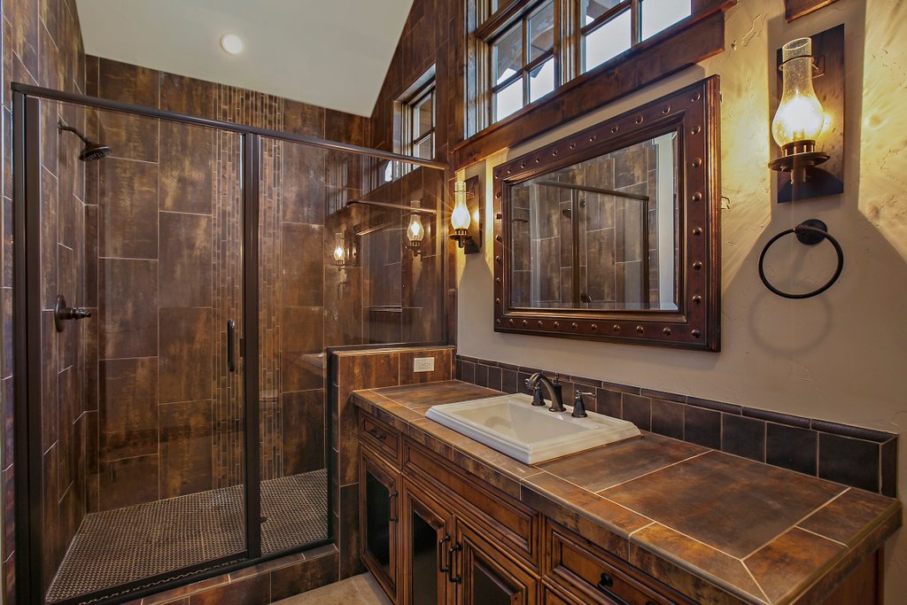 Craftsman Style House Plan 4 Beds 4 5 Baths 4208 Sq Ft