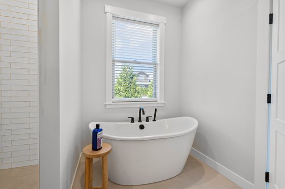 Photo 9 for Craftsman House Plan #1070-131 - 3 bed, 2.5 bath