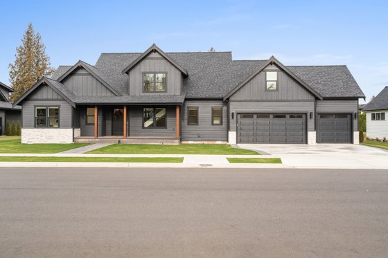 Exterior - Front Elevation for Farmhouse House Plan #1070-167 - 3 bed, 2.5 bath