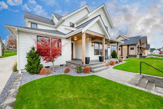 Photo 4 for Farmhouse House Plan #1070-41 - 4 bed, 3.5 bath